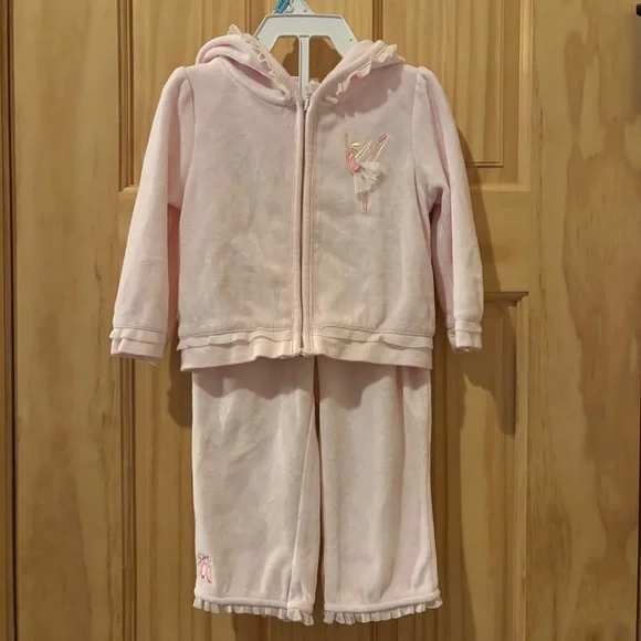 Sweet Baby Girls BUNDLE of 2 Matching Velour Zip Sets, 4 Pieces Total! 12 Months - Picture 7 of 12